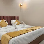 Hotel Satsang Grand