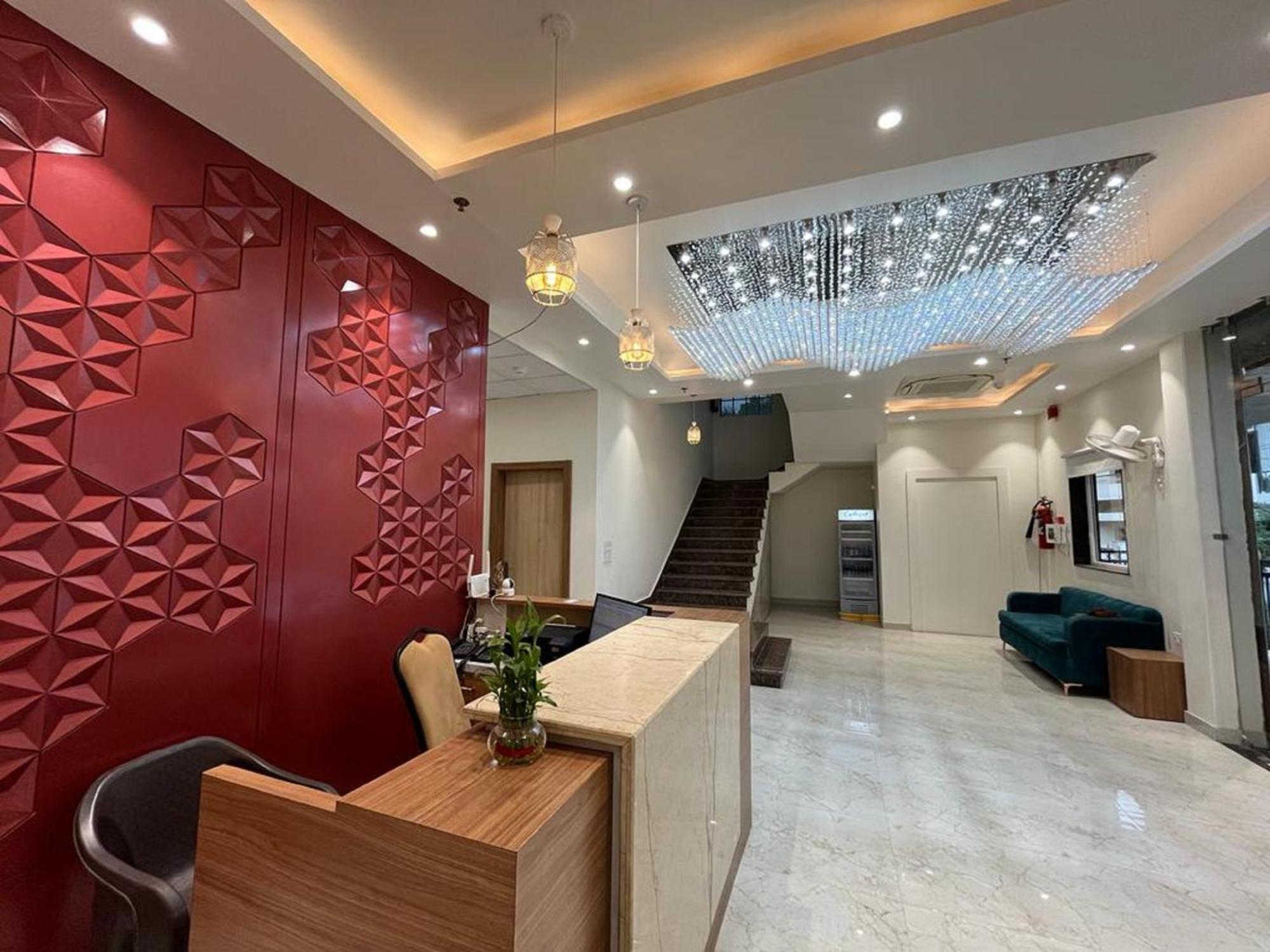 Hotel Satsang Grand 3*