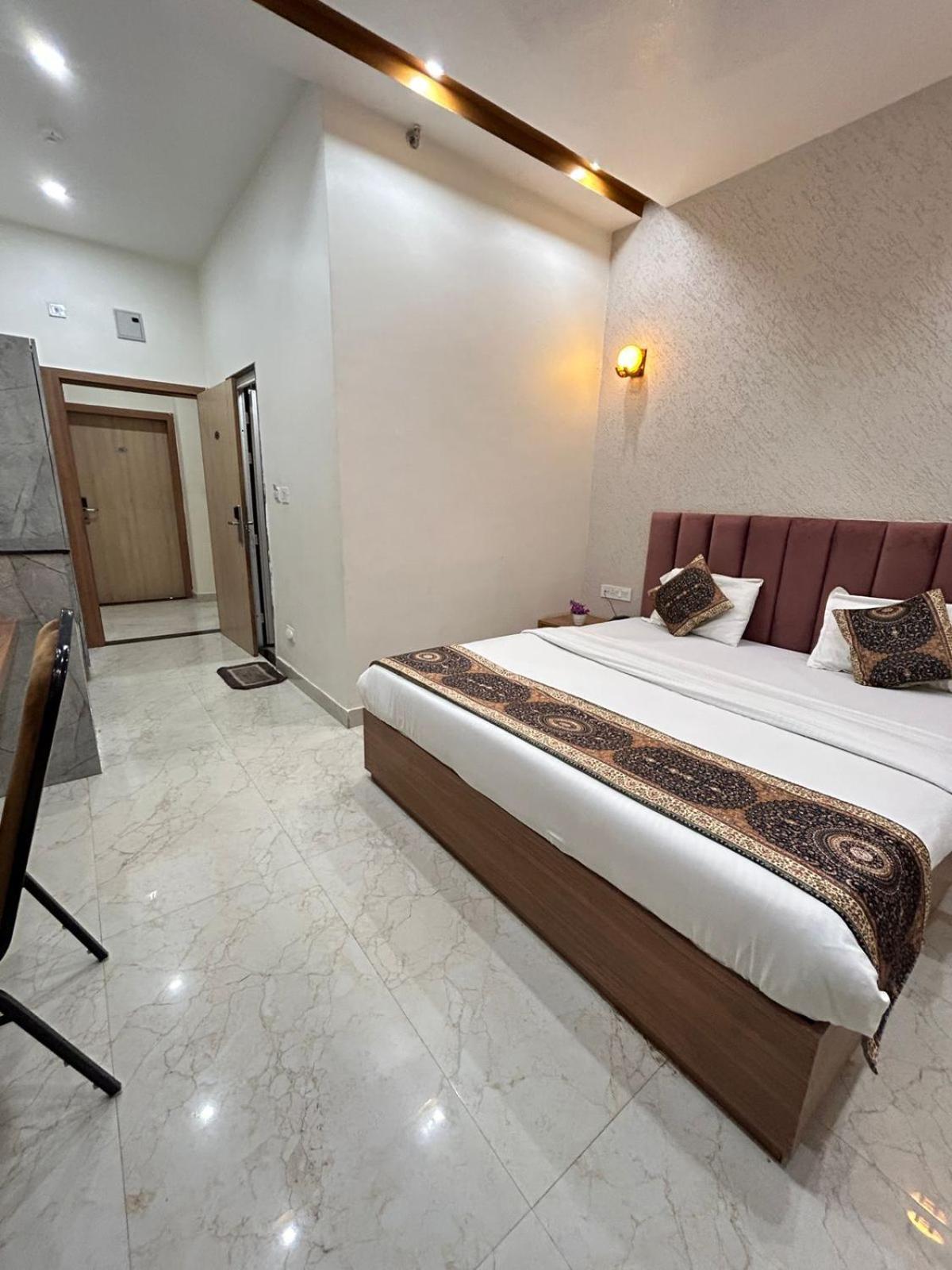 Satsang Grand Hotel