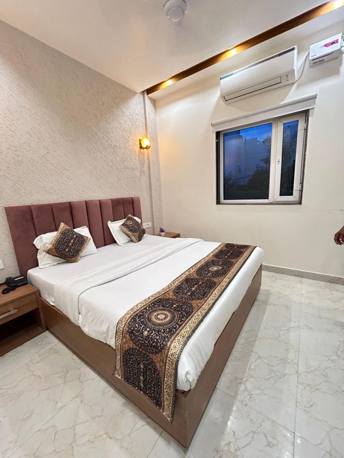 Hotel Satsang Grand Varanasi